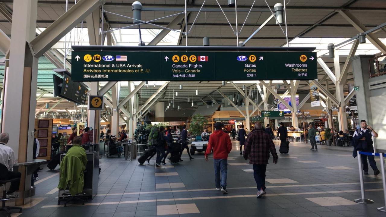 Richmond Vancouver Airport Comfy Home エクステリア 写真