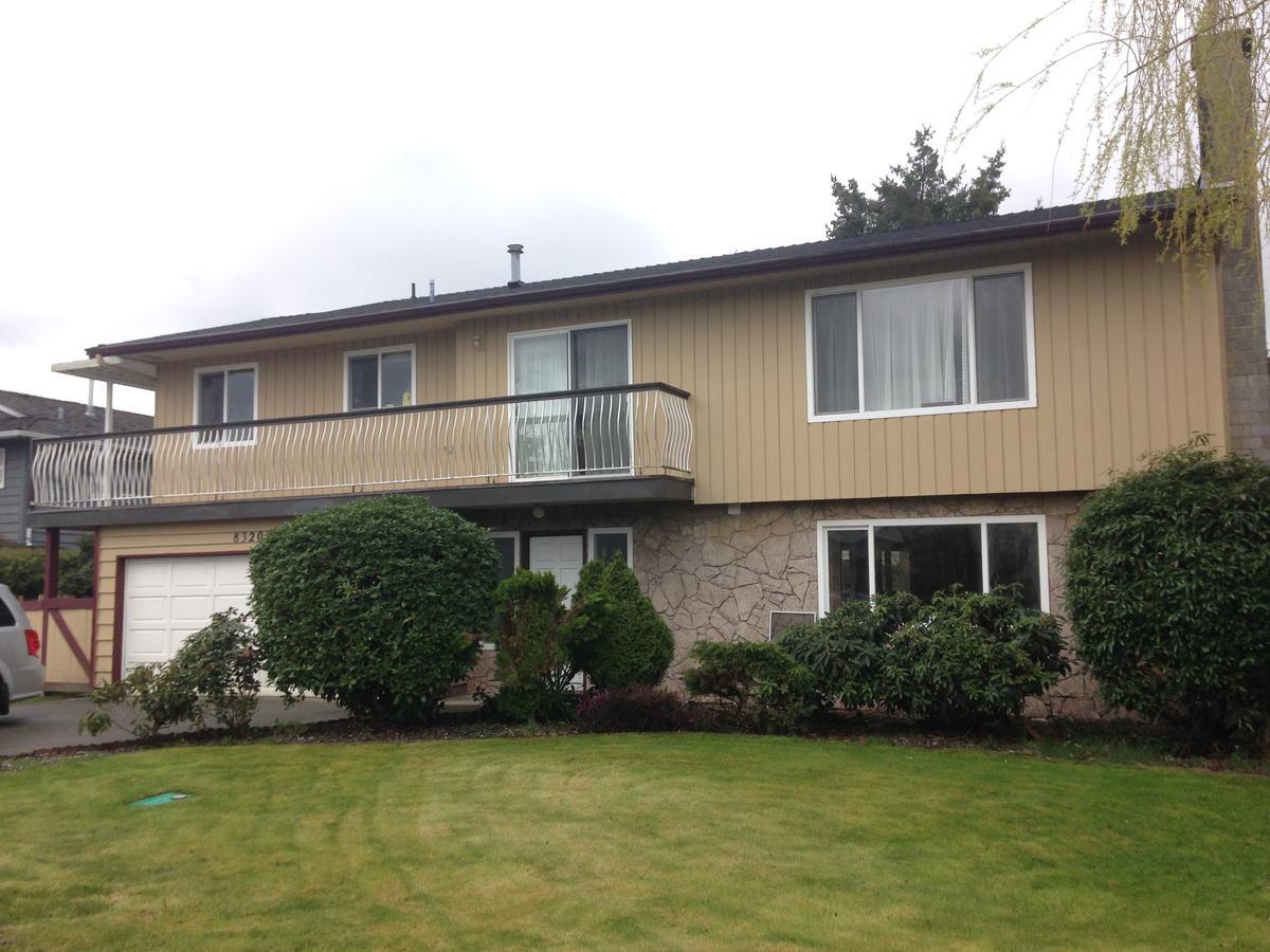 Richmond Vancouver Airport Comfy Home エクステリア 写真