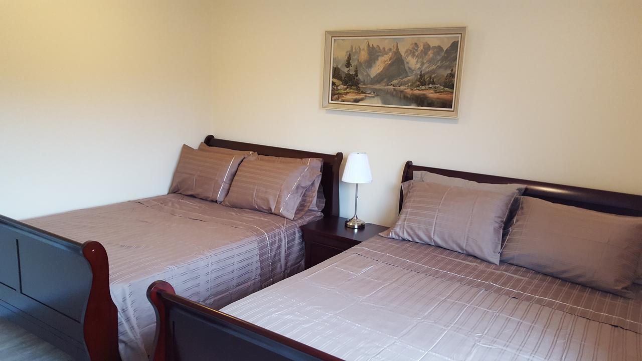 Richmond Vancouver Airport Comfy Home エクステリア 写真