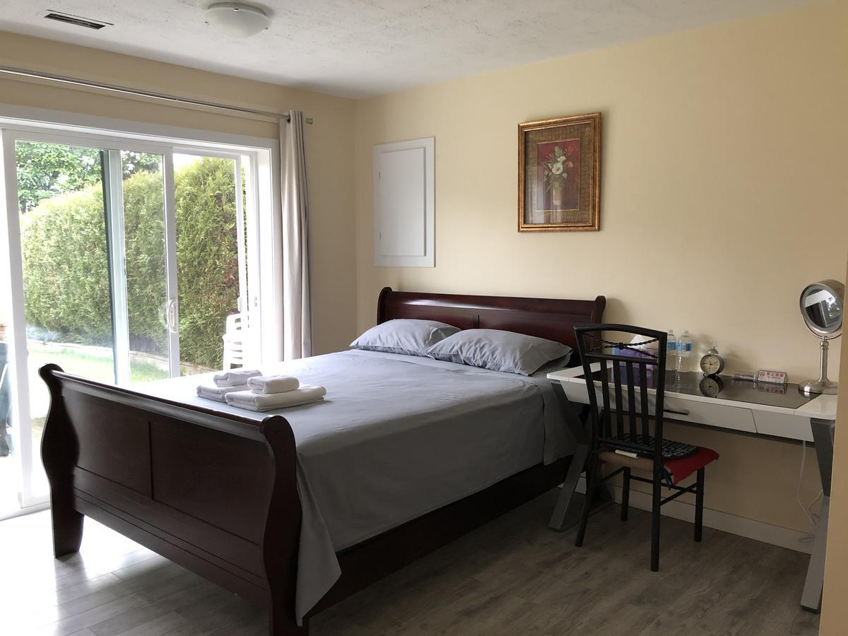 Richmond Vancouver Airport Comfy Home エクステリア 写真